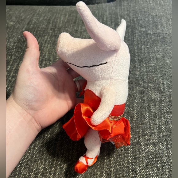 Olivia the Pig 8” Ballerina Plush Stuffed Animal 2012 - Picture 4 of 8